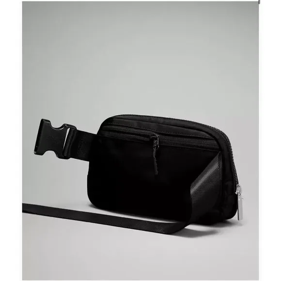 NWT Lululemon Everywhere Black Belt Bag
Sold Out Online - Picture 3 of 11